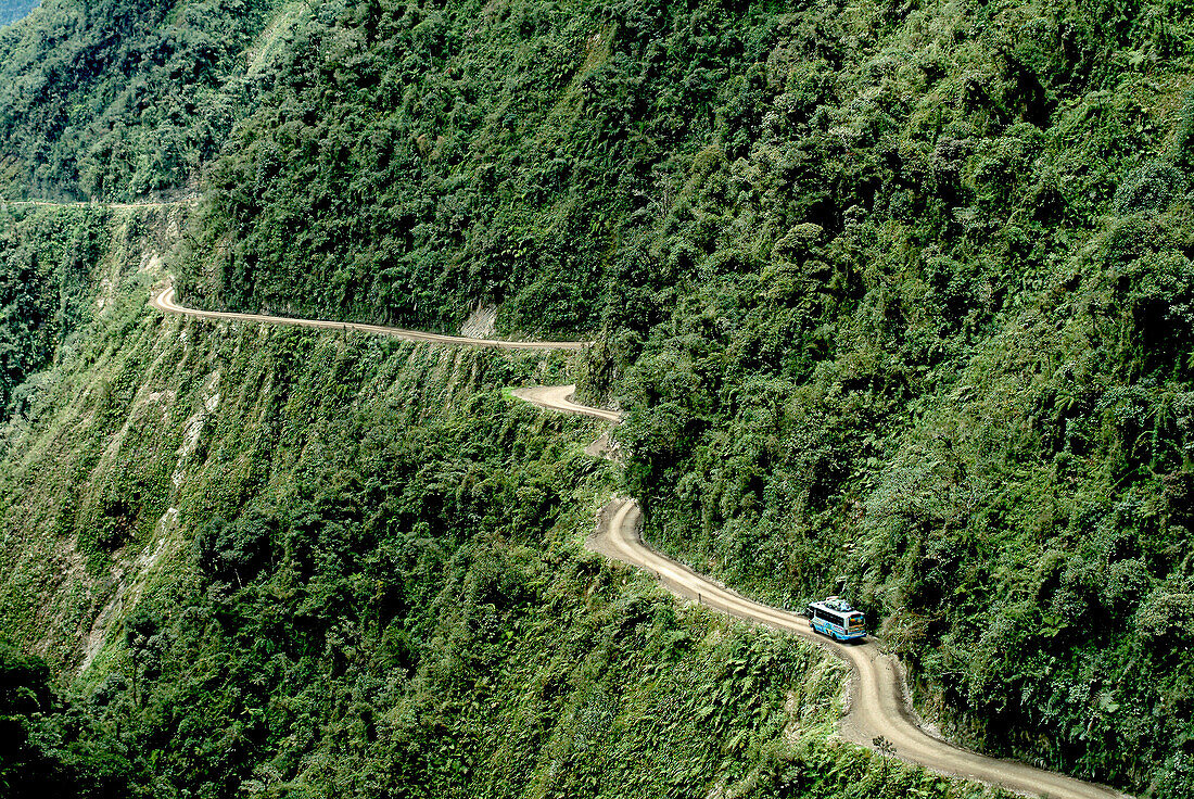 Die Yungas Straße, Die gefährlichste Straße der Welt in die Yungas, das Tiefland der Beni Region, Bolivien, Südamerika