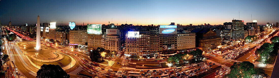 Avenida 9 de Julio mit Plaza de la Republica, Buenos Aires, Argentinien, Südamerika