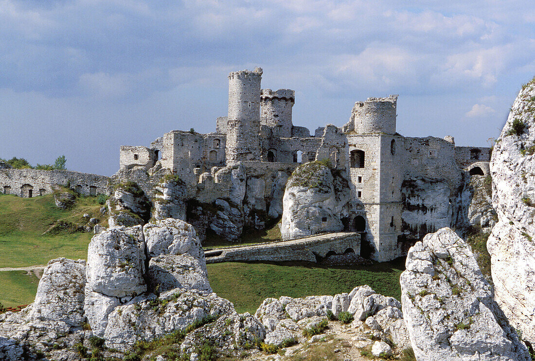 Ogrodzieniec ruins of XVI Century castle built of limestone on Krakow. Poland