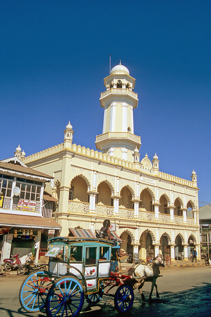 Myanmar, Pyin Oo Lwin, mosque, pony carriage