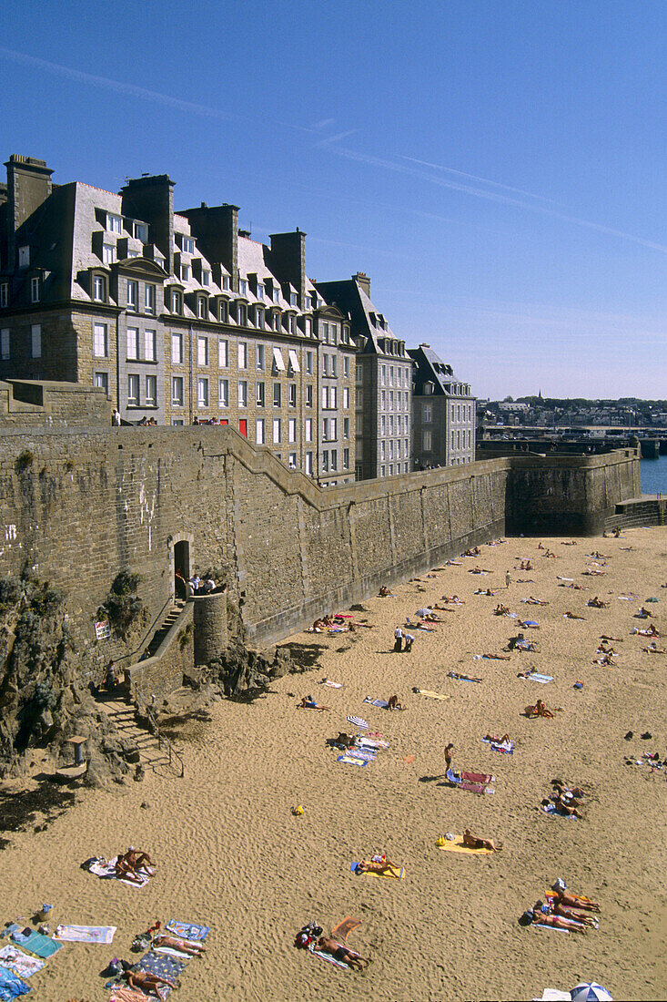 City walls, beach. St-Malo. Bretagne. France.