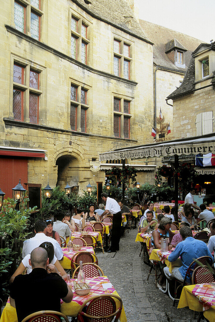 France, Périgord, Sarlat-la-Canéda, street scene, restaurant