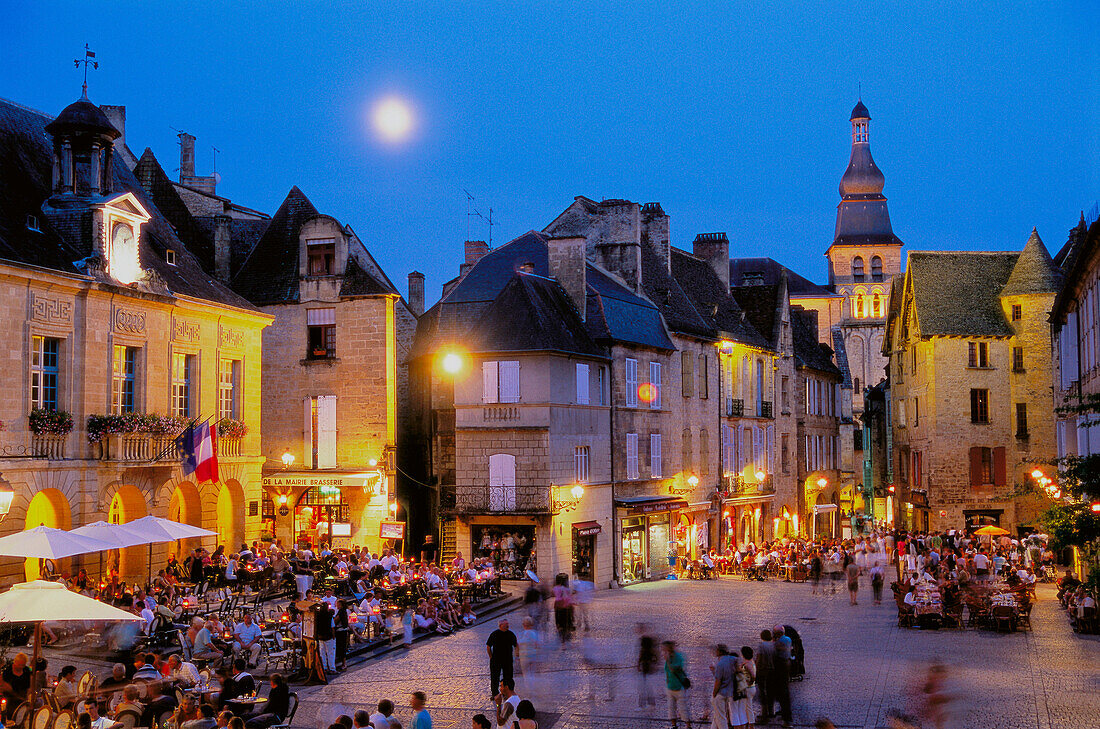 Place de la Liberté at night, Sarlat. Périgord, France
