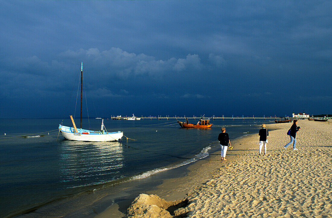 Europa, Deutschland, Mecklenburg-Vorpommern, Insel Usedom, am Strand im Seebad Ahlbeck