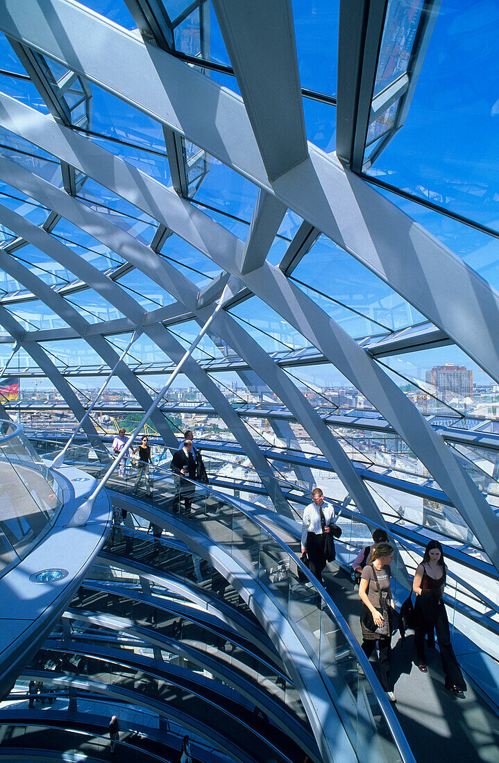 Europa, Deutschland, Berlin, Die Kuppel des Reichstagsgebäudes