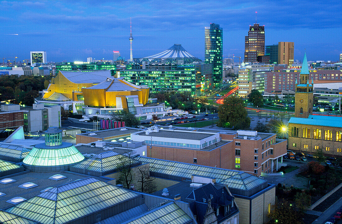 Europa, Deutschland, Berlin, Blick auf den Potsdamer Platz mit Philharmonie, Kulturforum und Sankt-Matthäuskirche