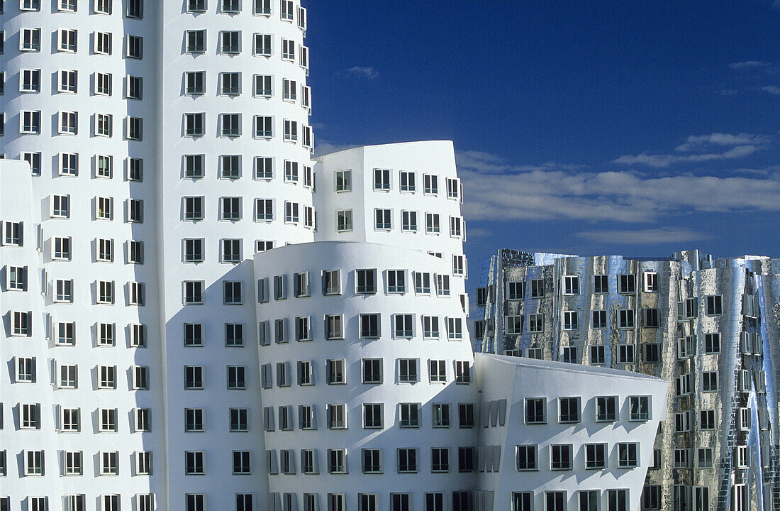Gehry Bauten, Neuer Zollhof, Medienhafen, Düsseldorf, Nordrhein-Westfalen, Deutschland