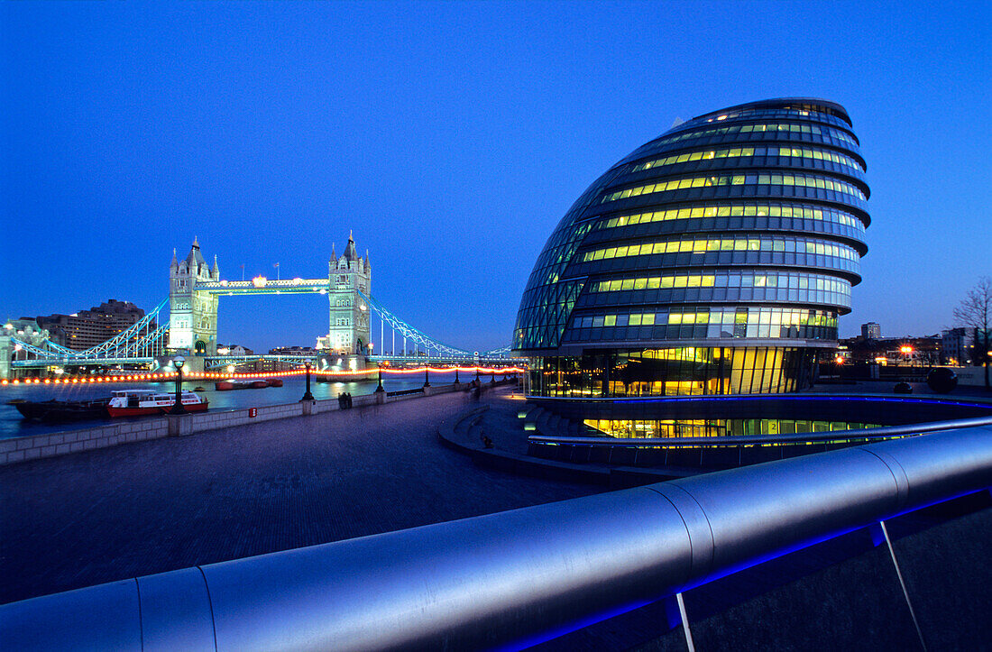 Europe, Great Britain, England, London, City Hall of London on the south bank of the River Thames