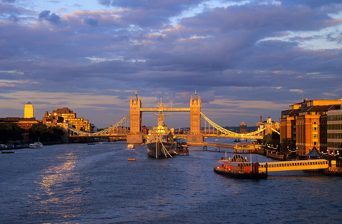 Europa, Grossbritannien, England, London, Tower Bridge und Themse