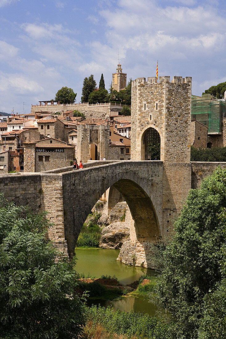 Spain, July 2007. Catalunya Region. Girona Province. Besalu. Medieval Bridge