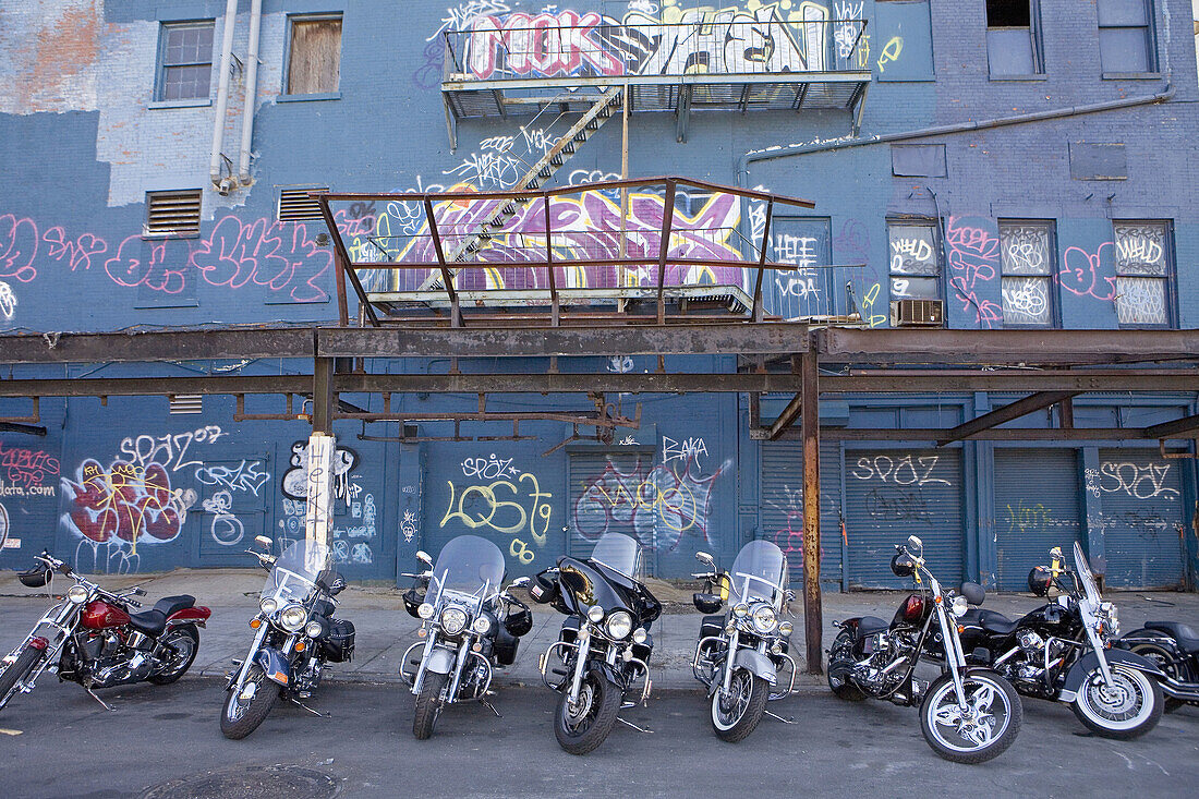 Harley_Davidson bikers gathering by Hodges and Heifers saloon in Meatpacking District for the annual 'Liberty Ride', Manhattan. NYC, USA