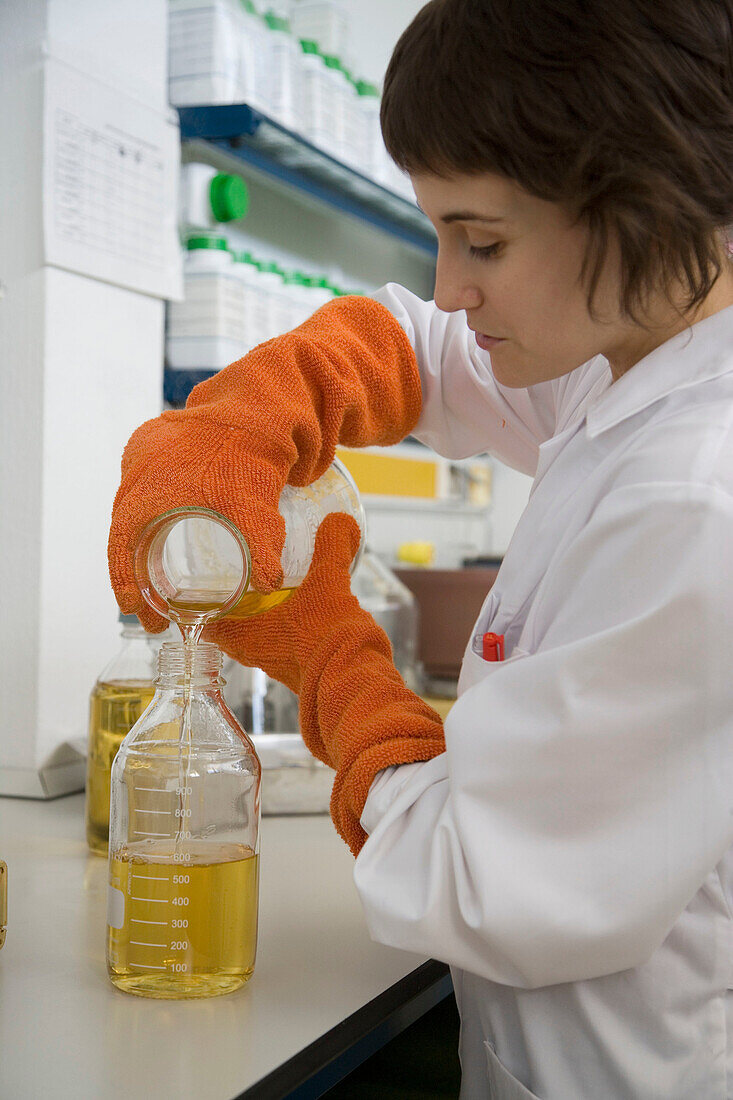 Microbiology laboratory. AZTI-Tecnalia. Technological Centre specialised in Marine and Food Research. Sukarrieta, Bizkaia, Euskadi. Spain.