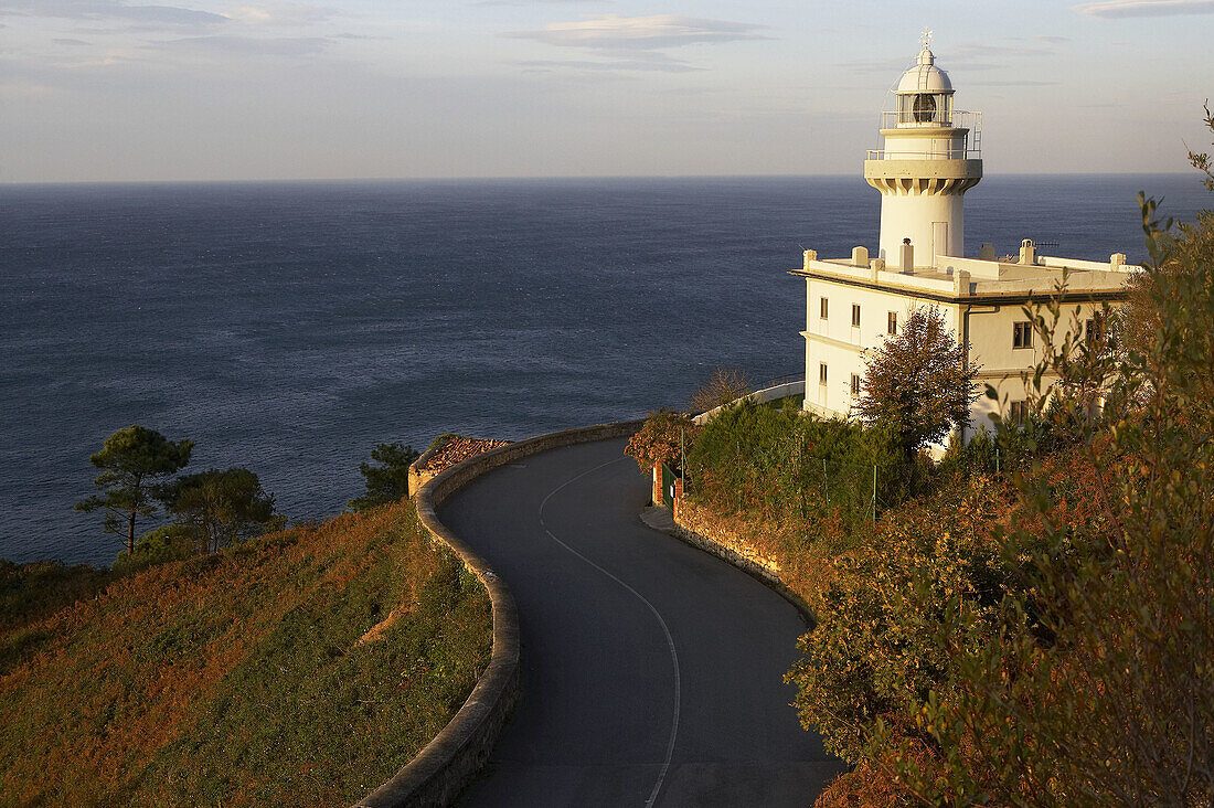 Leuchtturm auf dem Monte Igeldo, San Sebastián. Guipuzcoa, Euskadi, Spanien