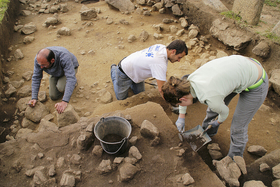 Working on the archeological site of the Stantari, at Cauria. Corsica. France