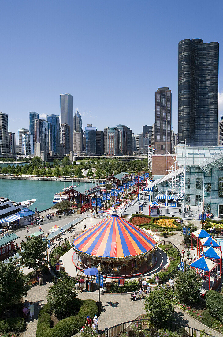 CAROUSEL NAVY PIER WATERFRONT, CHICAGO, ILLINOIS, USA