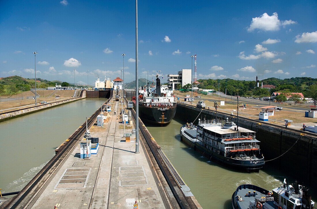 BULK FOOD TRANSPORTER SHIP MIRAFLORES LOCKS PANAMA CANAL REPUBLIC OF PANAMA