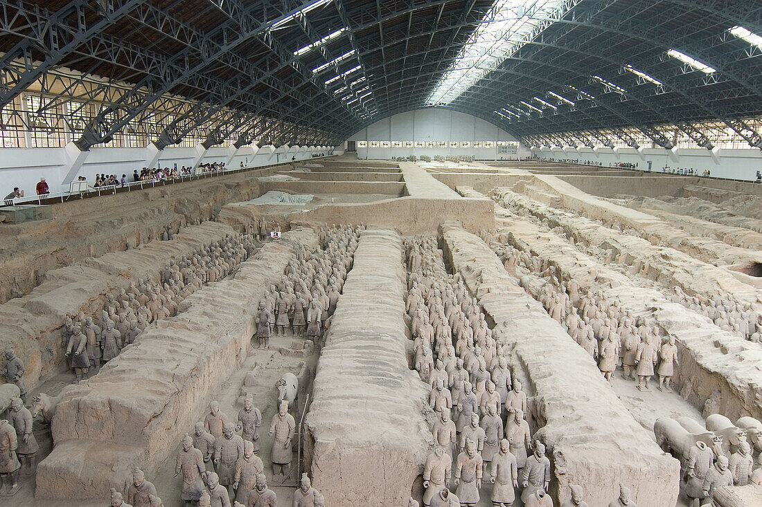 Terracotta warriors from the tomb of First Emperor Qinshihuang in Xi'an Museum. Shaanxi, China
