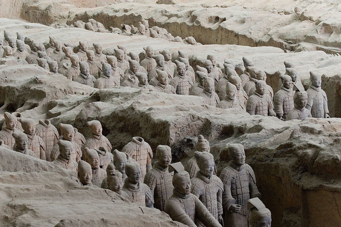 Terracotta warriors from the tomb of First Emperor Qinshihuang in Xi'an Museum. Shaanxi, China