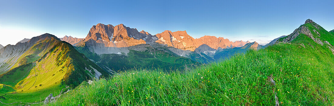 Gebirgspanorama am Morgen, Karwendel, Tirol, Österreich