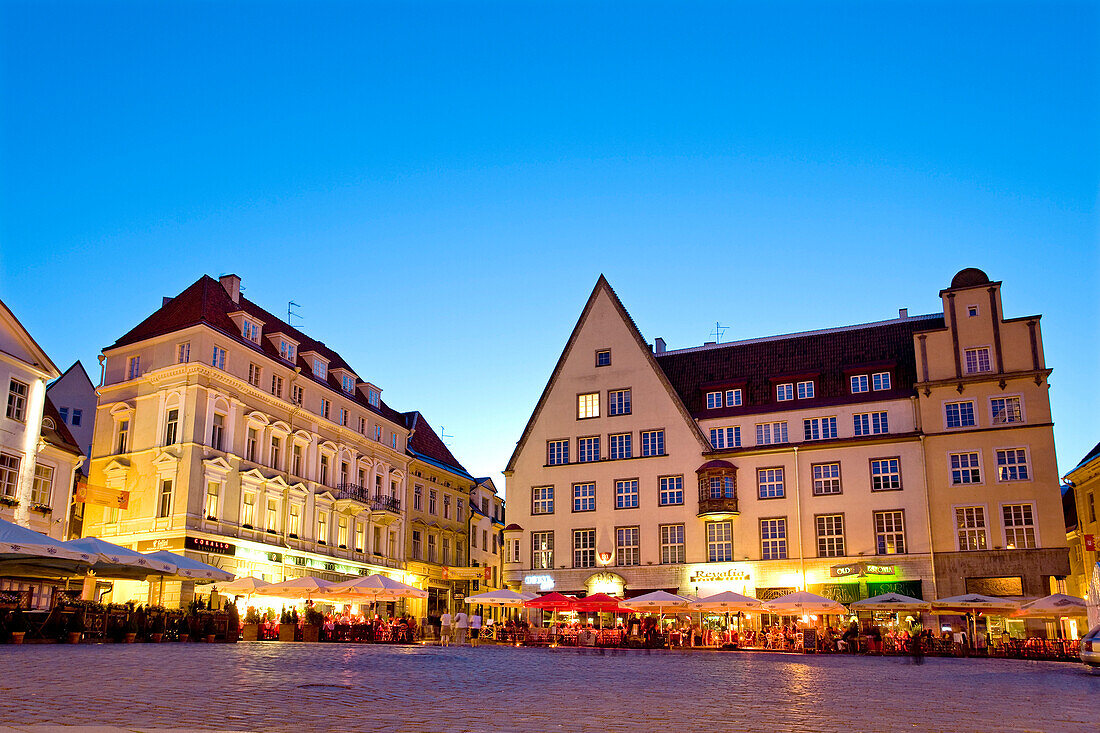 Straßencafes am Rathausplatz, Altstadt, Tallinn, Estland, Europa