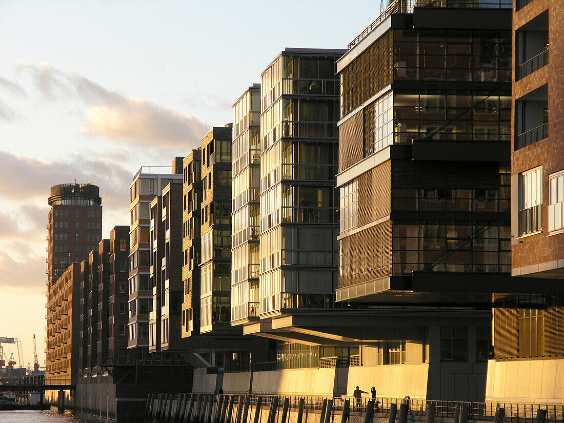 Büro und Wohngebäude in der Hafencity, Hansestadt Hamburg, Deutschland