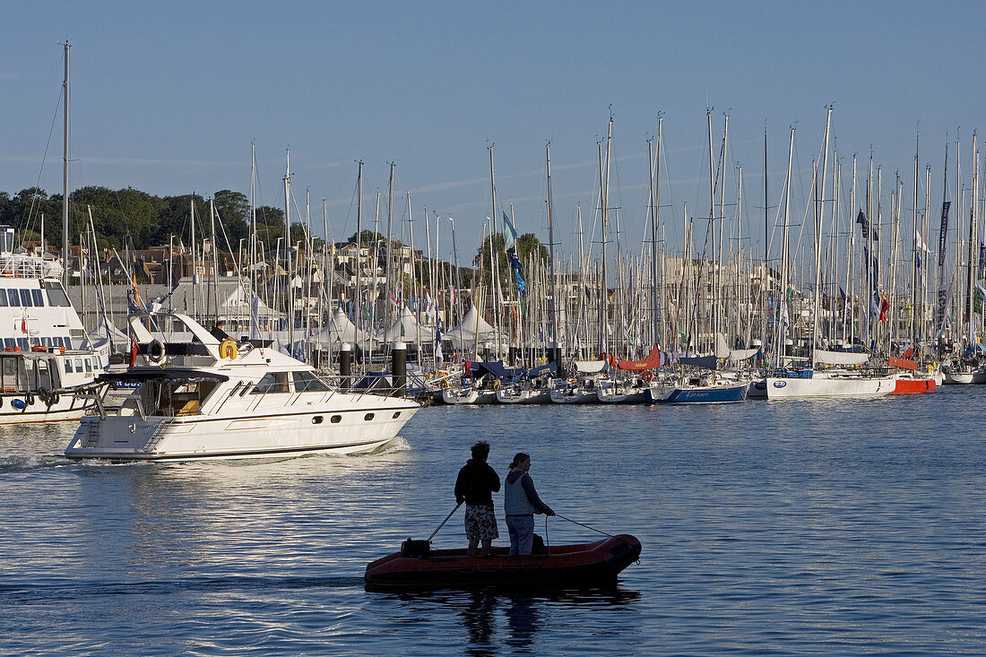 Isle of Wight, Cowes, port, harbour, Hants, Hampshire, UK