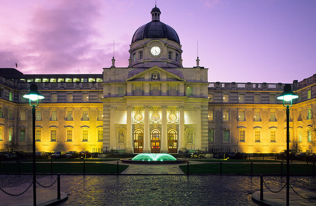 Goverment Buildings , the illuminated parliament in the evening, Merrion Street Upper, Dublin, Ireland, Europe