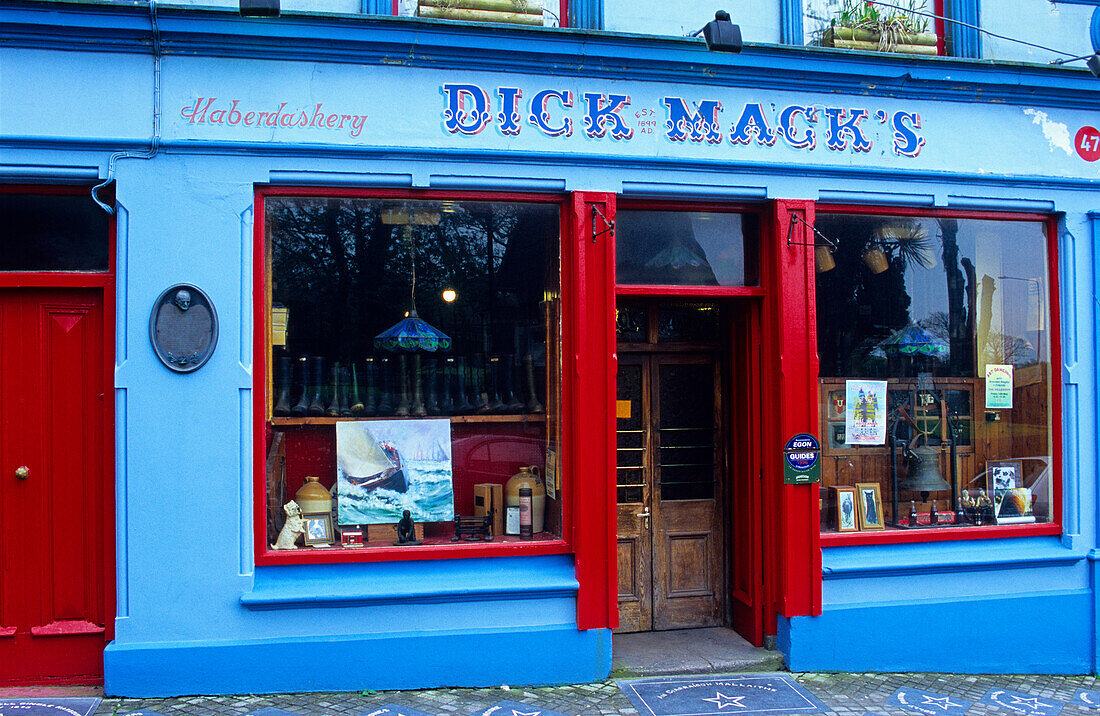 Colourful facade of Dick Mack's Pub, Dingle, County Kerry, Ireland, Europe