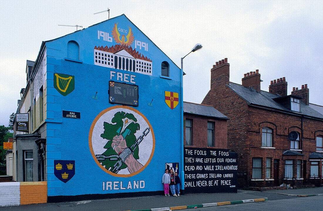 Die Falls Road, Katholikenviertel,  Belfast, County Antrim, Nordirland, Vereinigtes Königreich, Europa