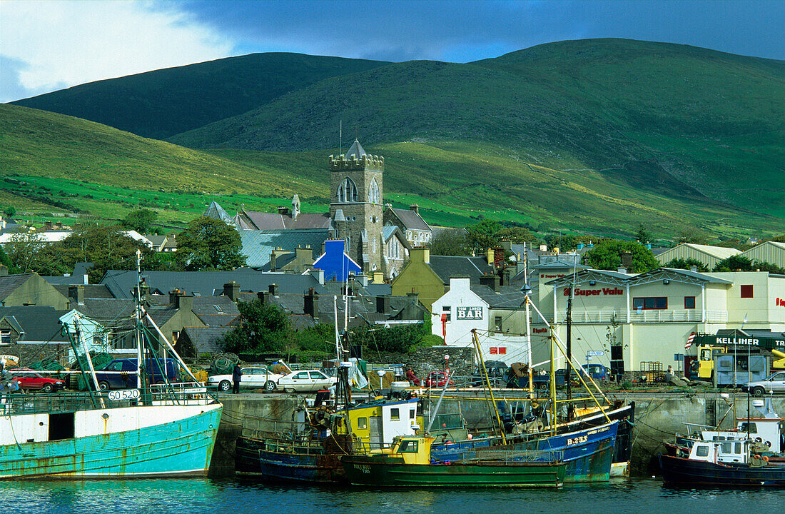 Hafen von Dingle mit Fischerboote, Halbinsel Dingle, County Kerry, Irland, Europa