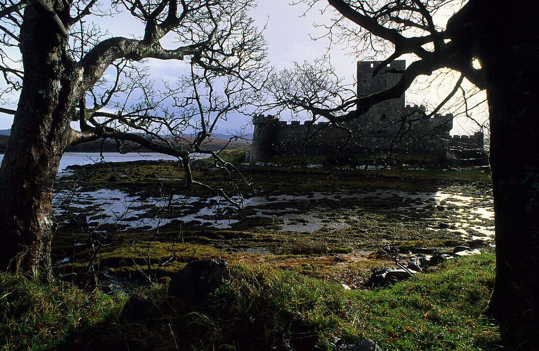 Doe Castle near Creeslough, County Donegal, Ireland, Europe