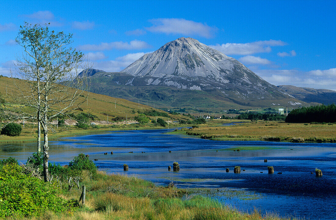 Mountain landscape, Mount Errigal, the tallest peak of the Derryveagh Mountains, Gweedore, County Donegal, Ireland, Europe
