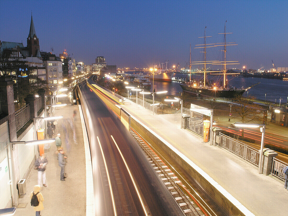 Hochbahn am Hamburger Hafen, Hansestadt Hamburg, Deutschland