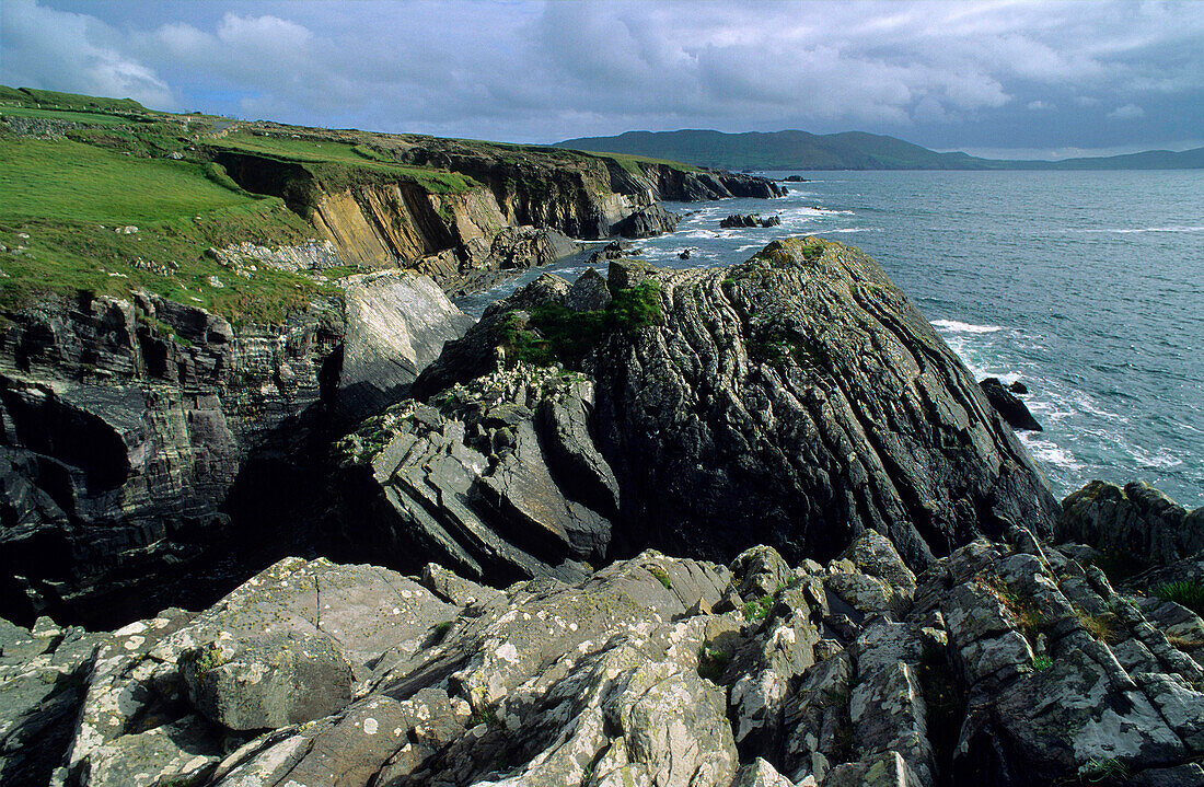 Europe, Great Britain, Ireland, Co. Kerry, Beara peninsula, coastal landscape near Garnish Bay