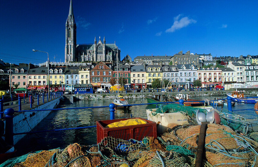 Europe, Great Britain, Ireland, Co. Cork, town centre with St. Colman´s cathedral and harbour of Cobh