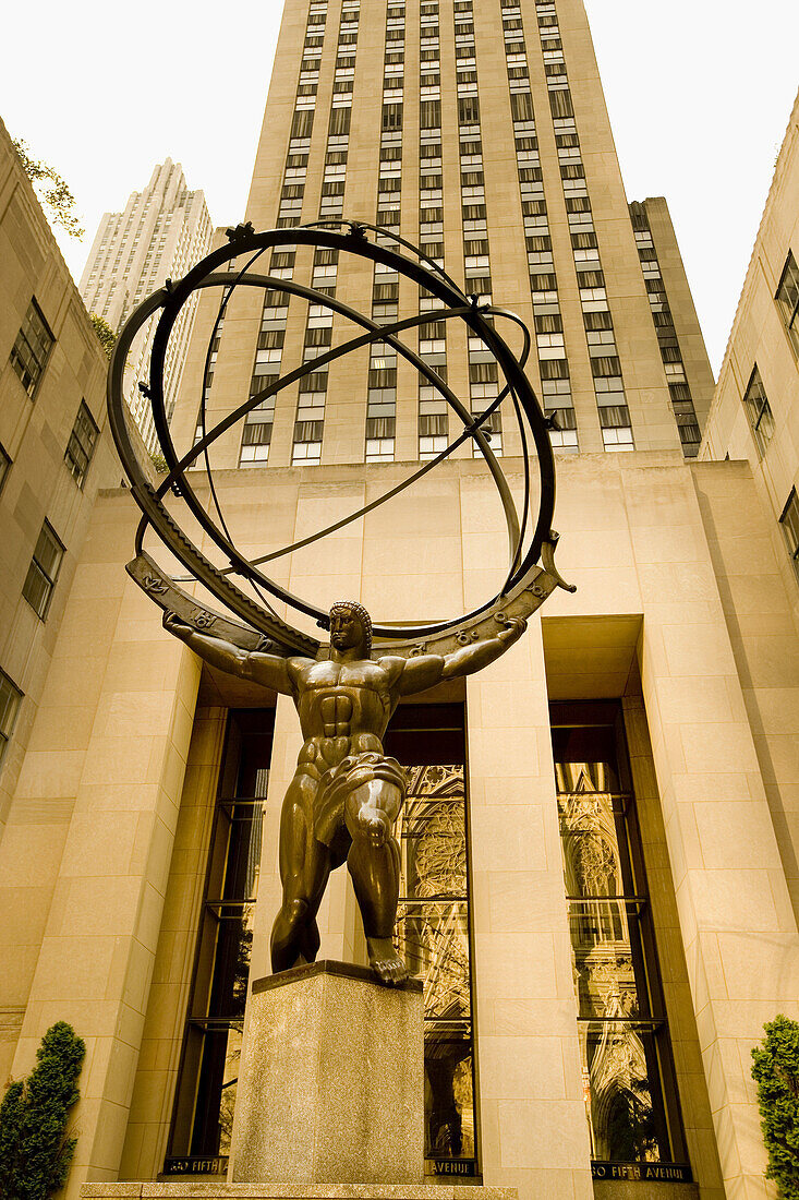 Atlas, Rockefeller Center, Fifth Avenue, New York. USA