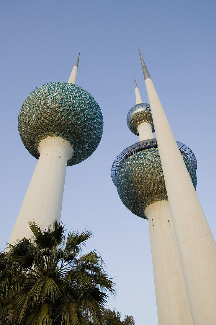 KUWAIT-Kuwait City: Kuwait Towers (b.1979) - Symbol of Kuwait - Dusk