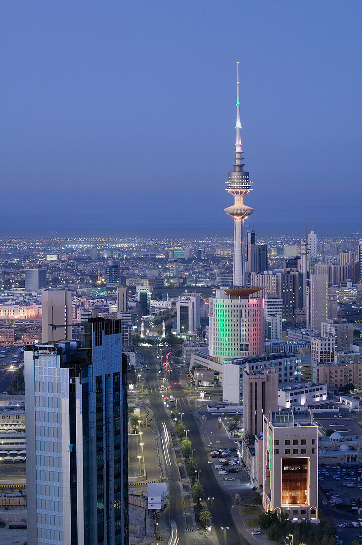 KUWAIT-Kuwait City: Aerial over Hilalli Street towards Liberation Tower / Dawn
