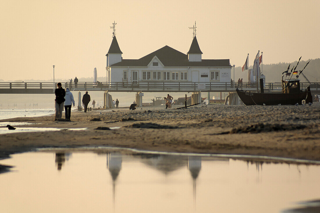 Seebrücke, Ahlbeck, Insel Usedom, Mecklenburg-Vorpommern, Deutschland