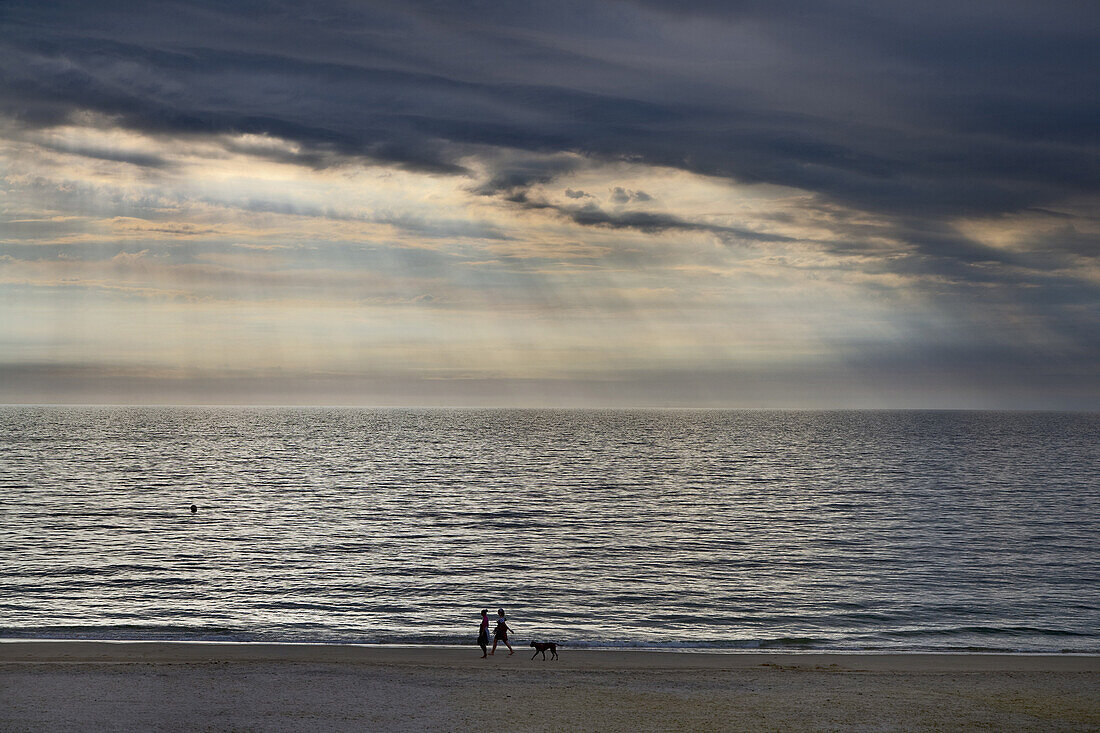 Regen über der Nordsee, Kampen, Sylt, Schleswig-Holstein, Deutschland