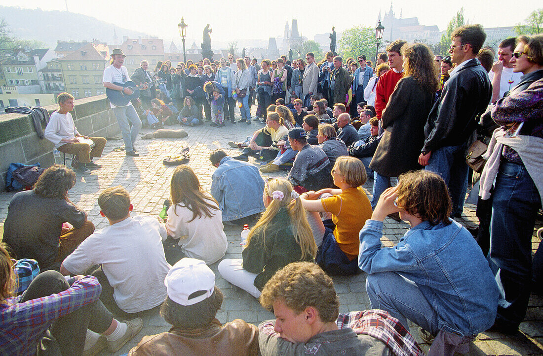 Straßenmusiker auf der Karlsbrücke, Prag, Tschechien