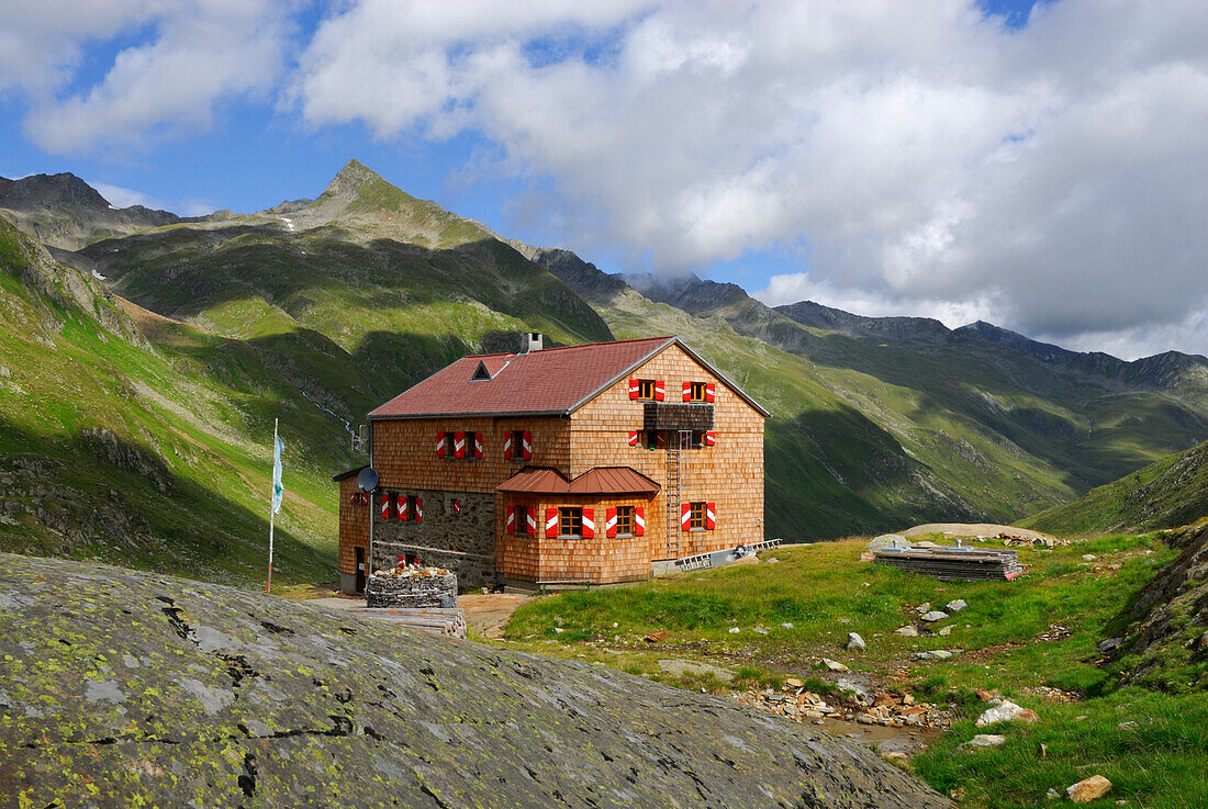 Elbersfelder Hütte mit Tramerkopf, Schobergruppe, Hohe Tauern, Nationalpark Hohe Tauern, Kärnten, Österreich
