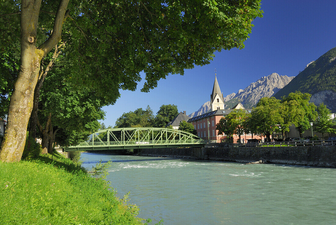 Spitalsbrücke und Spitalskirche, Lienz, Osttirol, Österreich