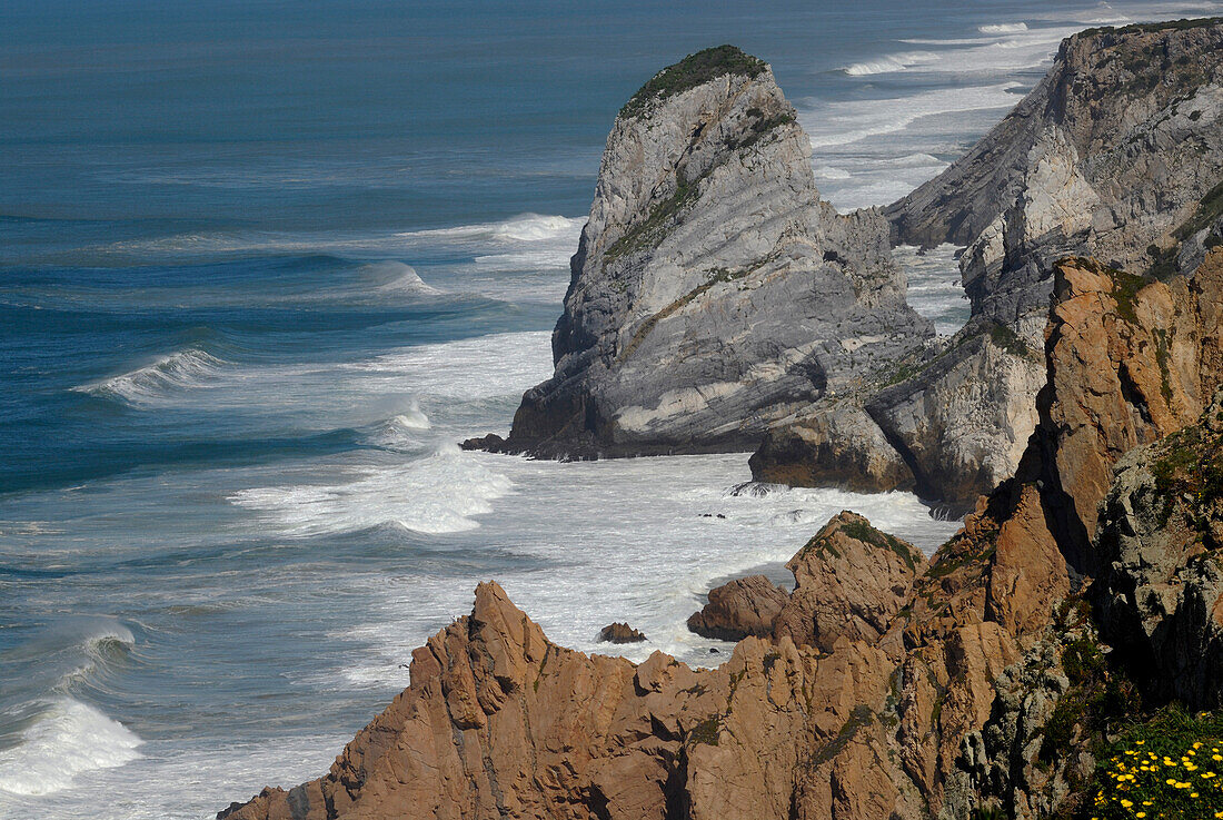 Küstenlandschaft bei Cabo da Roca, in der Nähe von Guincho Strand, Costa de Lisboa, Region Lissabon, Estremadura, Portugal, Atlantik