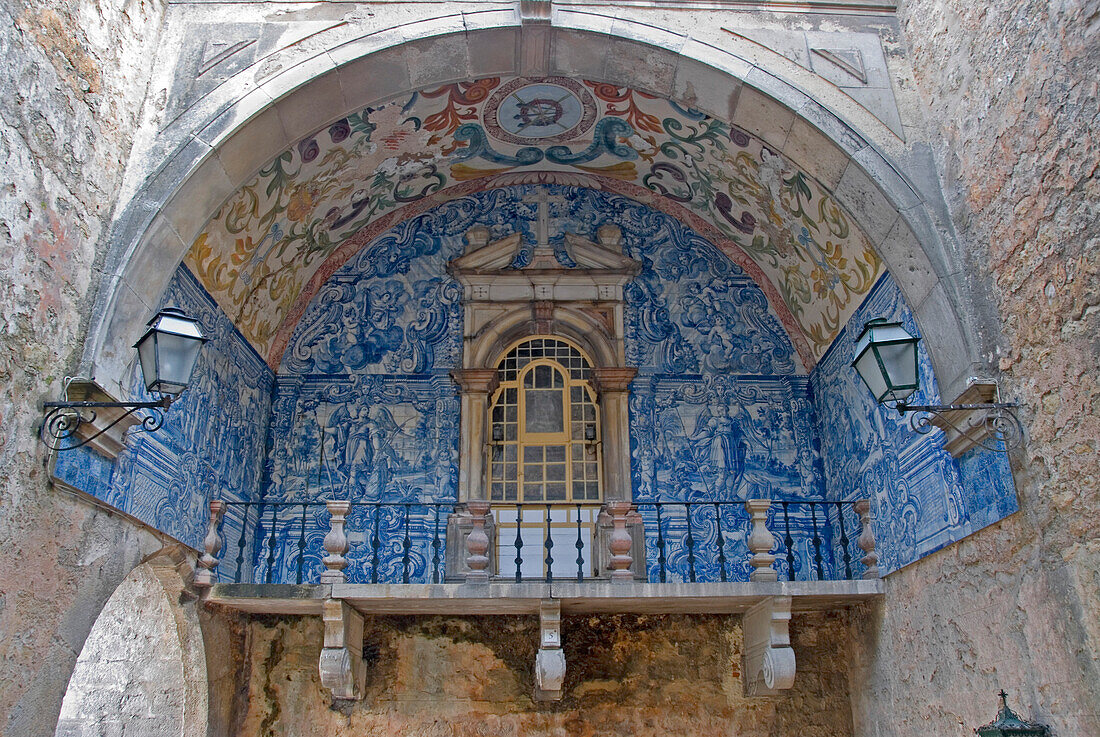 Old town of Obidos with mural painting, Obidos, Leiria, Estremadura, Portugal