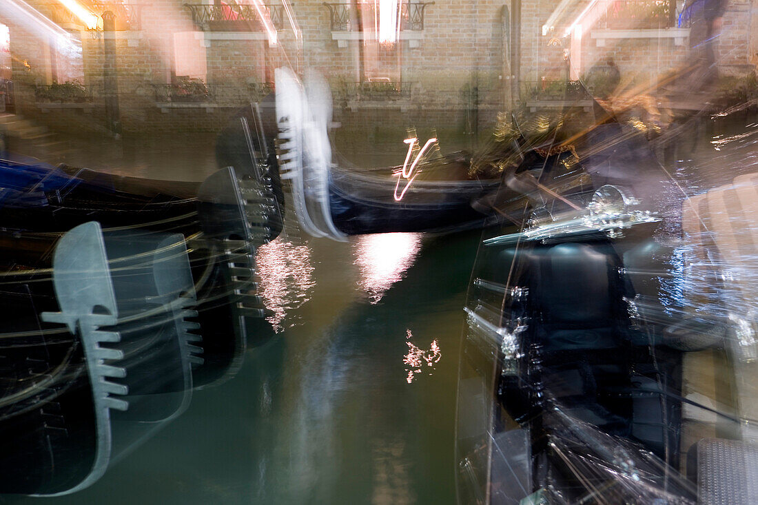 Gondolas at Bacino Orseolo (Servizio Gondole), Venice, Italy, Europe