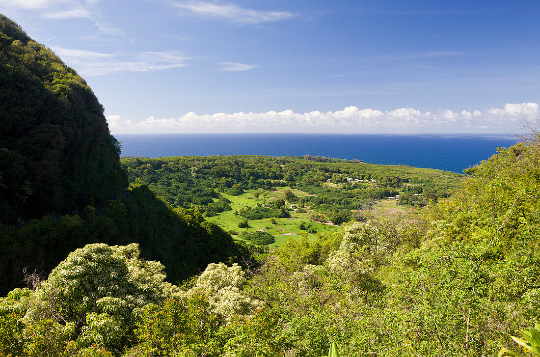 Ausblick an der Strasse nach Hana, Maui, Hawaii, USA