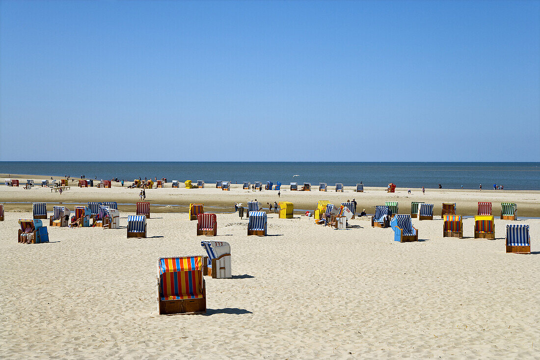 Strand mit Strandkörben bei Norddorf, Amrum, Schleswig-Holstein, Deutschland