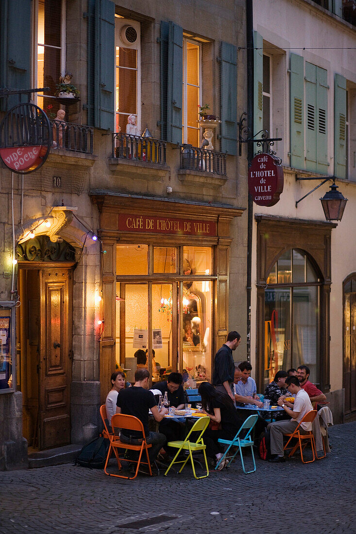 Straßencafe am Place de la Palud, Lausanne, Kanton Waadt, Schweiz