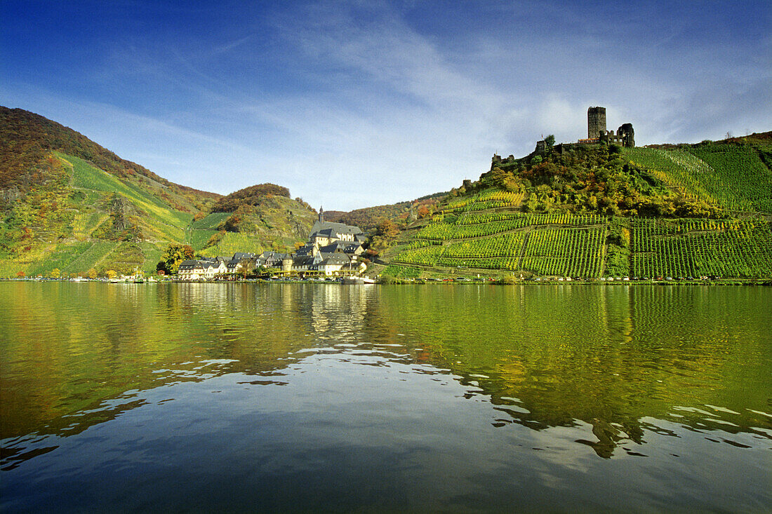 Burg Metternich über der Mosel, Beilstein, Rheinland-Pfalz, Deutschland